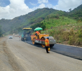 Trải thảm nhựa 001