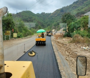 Trải thảm nhựa 001