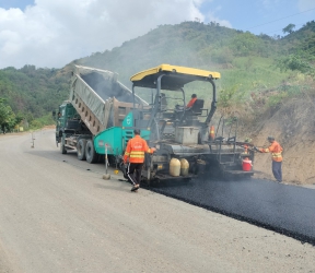 Trải thảm nhựa 001