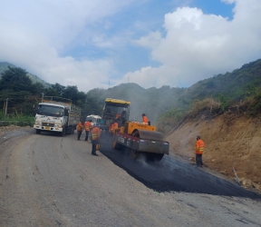 Trải thảm nhựa 001