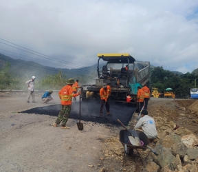 Trải thảm nhựa 001