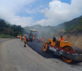 Trải thảm nhựa 001