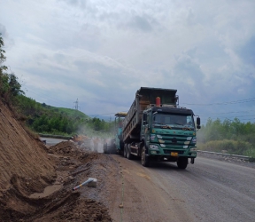 Trải thảm nhựa 001